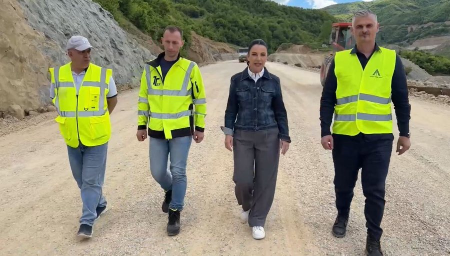 Balluku inspects works in Qukës - Qafë Plloçë: It will be