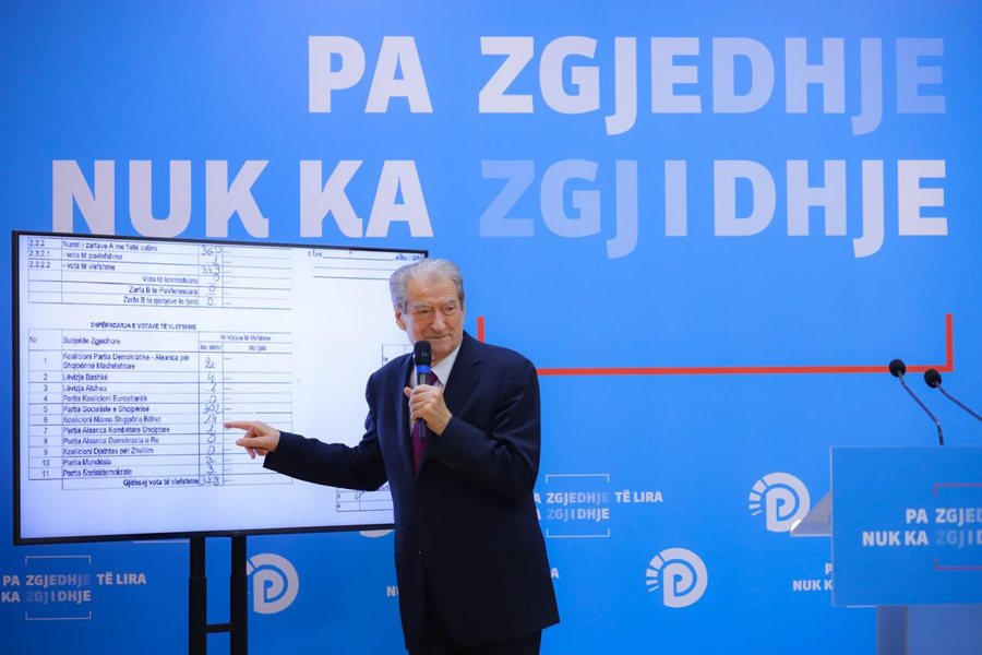 Berisha: Me kallashnikov ne votë nuk mbrojmë, por kurrë