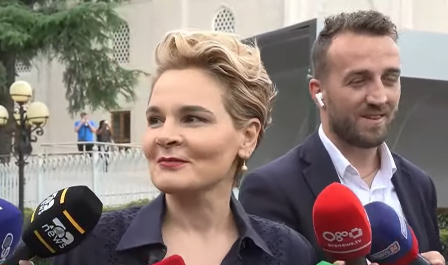 Outside the new Parliament, Kryemadhi: I'm not sorry, the chair is not mine