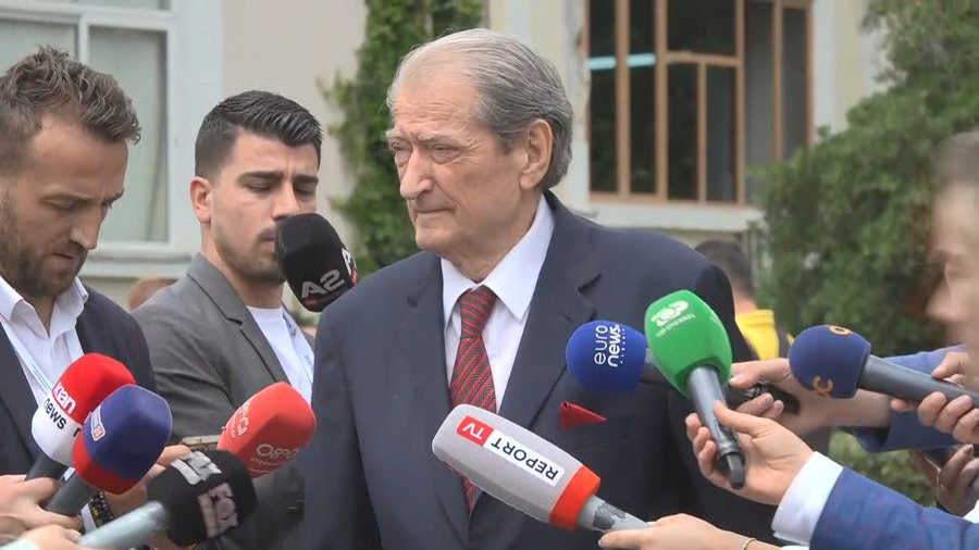 “Parlamenti një bodrum i mafies”, Berisha: Më mirë
