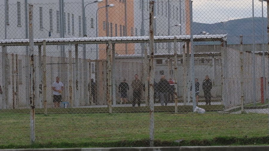 Revolta në burgun italian, 200 të dënuar përfshihen në