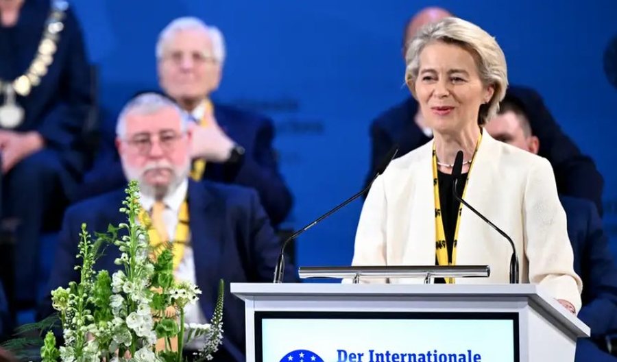 Von der Leyen merr çmimin e ‘Karlit të Madh’