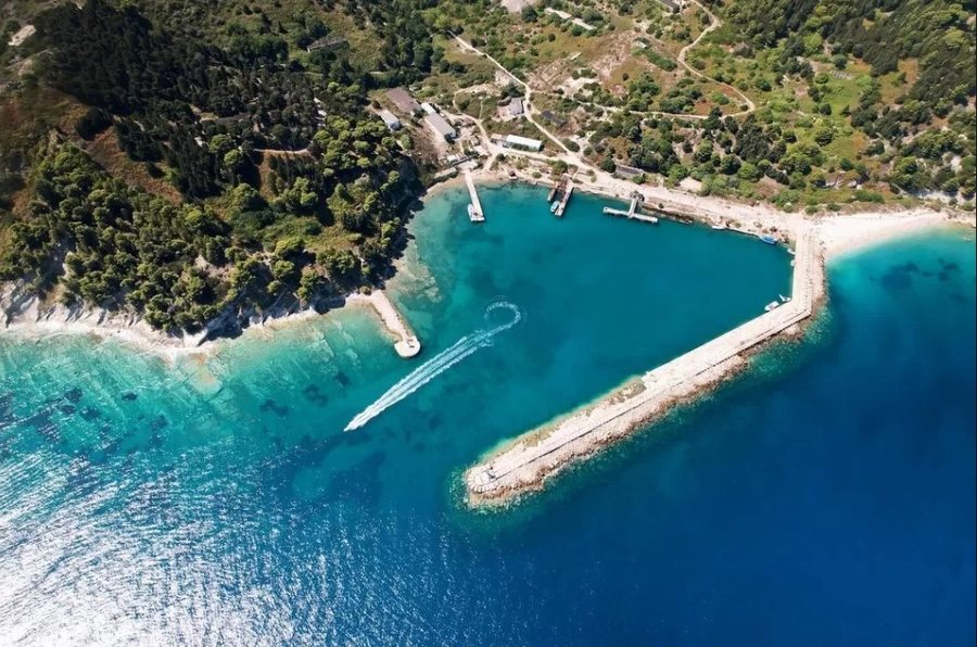 Rinisin vizitat turistike në ishullin e Sazanit, ja deri kur do të