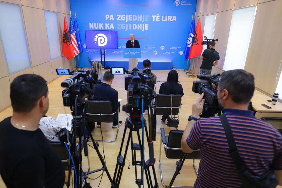 “IDC-CDI rrëzon 11 majin” Berisha lexon rezolutën: Të