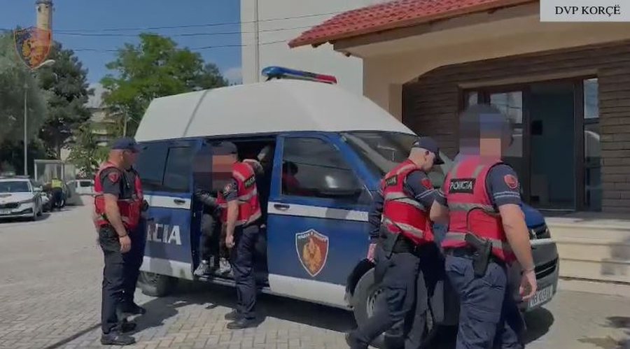 Iu gjet kokainë dhe kanabis në makinë, 3 të arrestuar