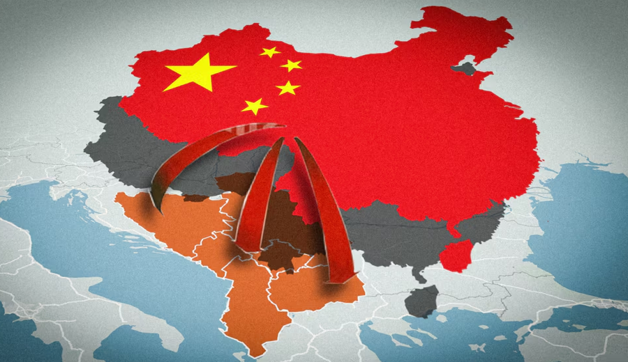 Analizë: Si po e shfrytëzon Kina tërheqjen e Perëndimit
