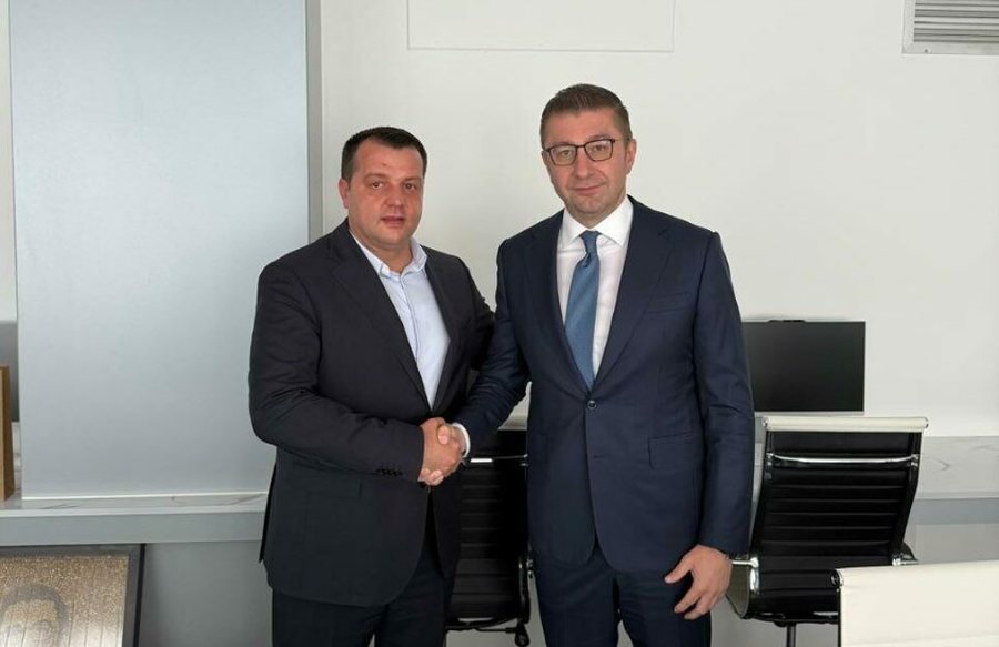 Shkëlqim Devolli në takim zyrtar me Kryeministrin Mickoski për