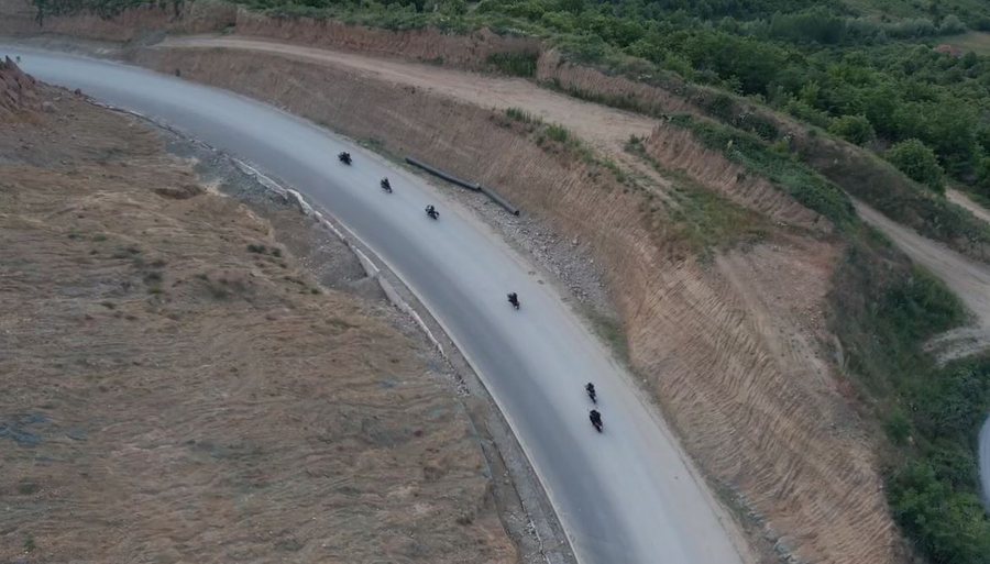 Rreth 100 motorista ‘pushtojnë’ rrugët e qyteteve