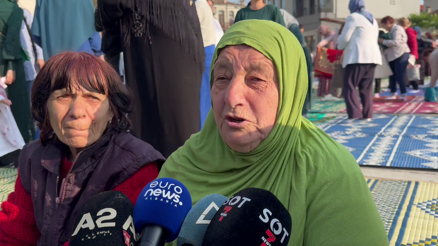 Eid al-Adha in Korça, the blind elderly woman shows that she was forgiven
