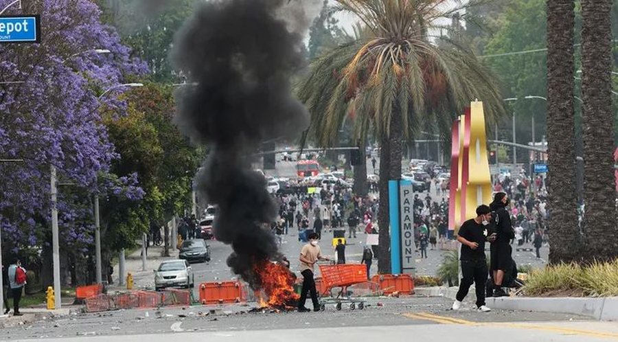 Protesta në Los Anxhelos pas arrestimit të dhjetëra