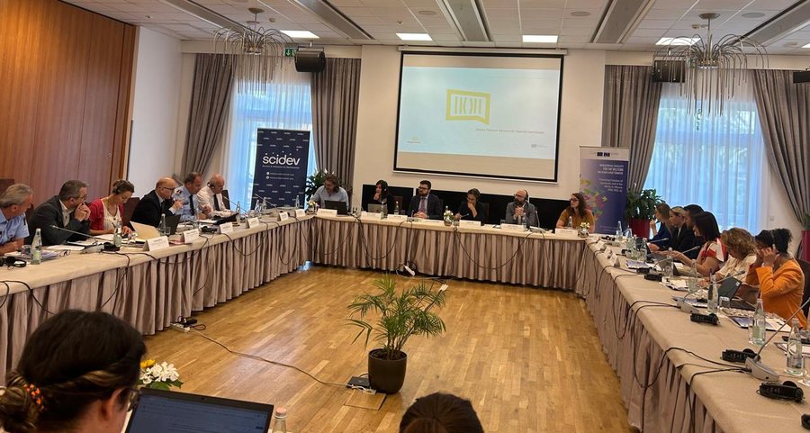 Metani: Vëmendja institucionale për mediat duhet jo për të