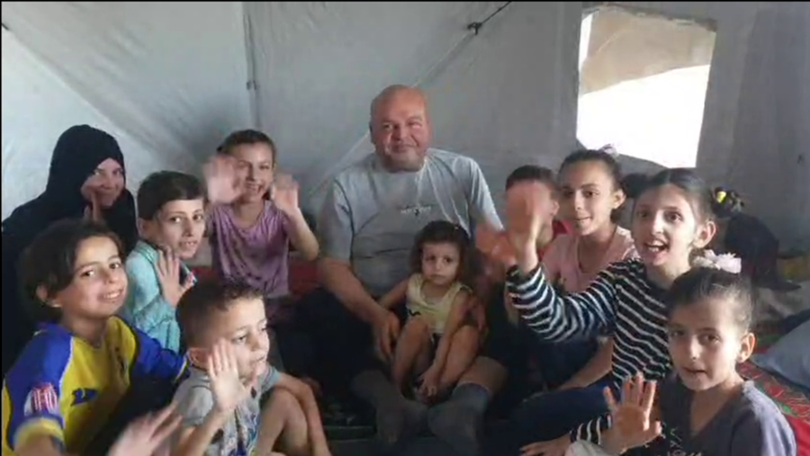 Si mësojnë shqip mes bombave fëmijët në Gaza: Kalamaj