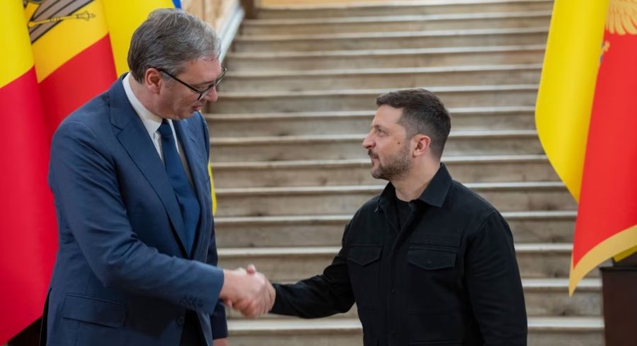 Vuçiç në samitin në Ukrainë refuzon të
