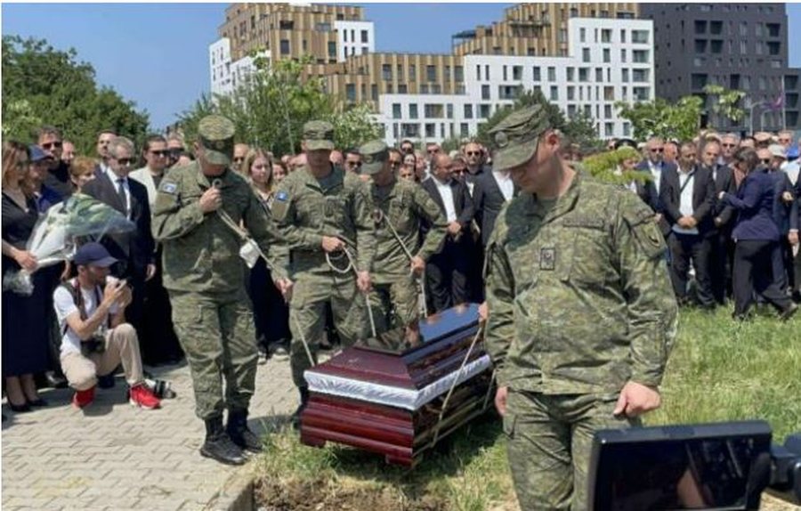 Former Kosovo Prime Minister Bujar Bukoshi is buried with high state honors