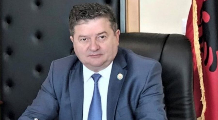 Burg për ish-Presidentin e Urdhrit të Stomatologut, Nikoll Deda