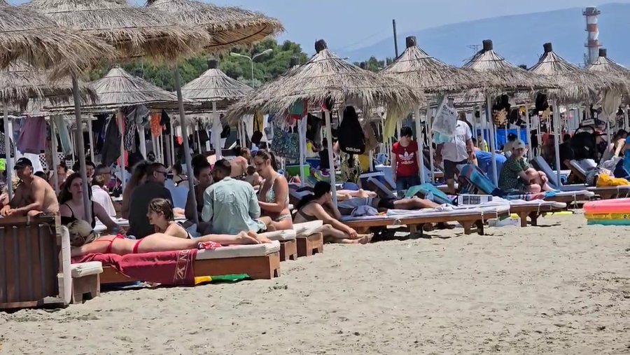 Pushuesit ‘pushtojnë’ plazhet e Vlorës, cilat janë