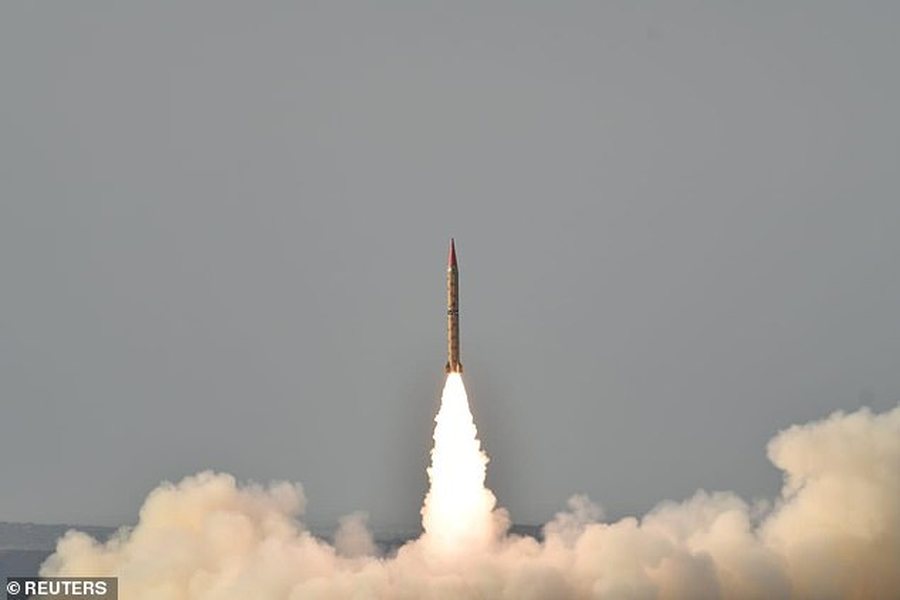 “Bombë bërthamore Izraelit nëse ju godet”, Pakistani