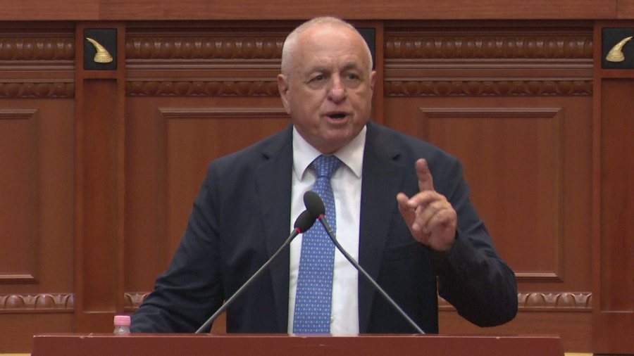 “I dimë prirjet tuaja”, Tritan Shehu kërkon votimin e