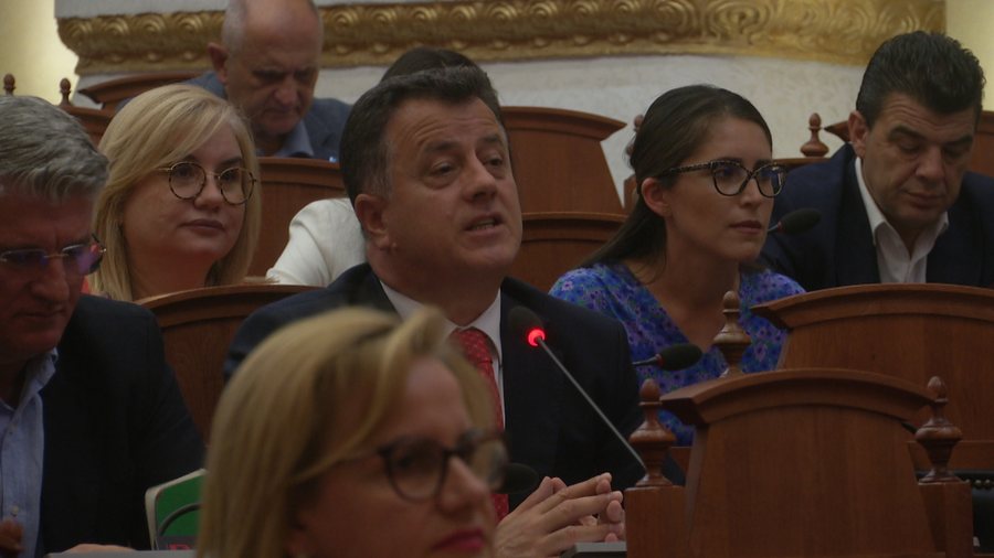 “E ke bërë Parlamentin si dyqan”, Noka kritika Spiropalit: