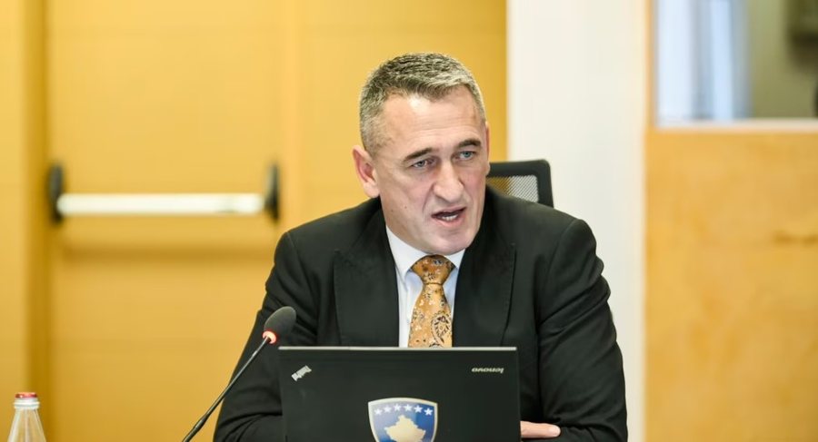 Rashiq reagon ndaj ndalimit të flamurit serb për Vidovdan