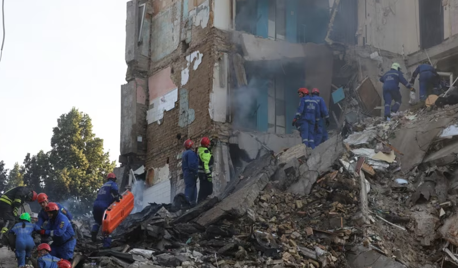 Të paktën 14 të vrarë nga sulmet ruse në Ukrainë