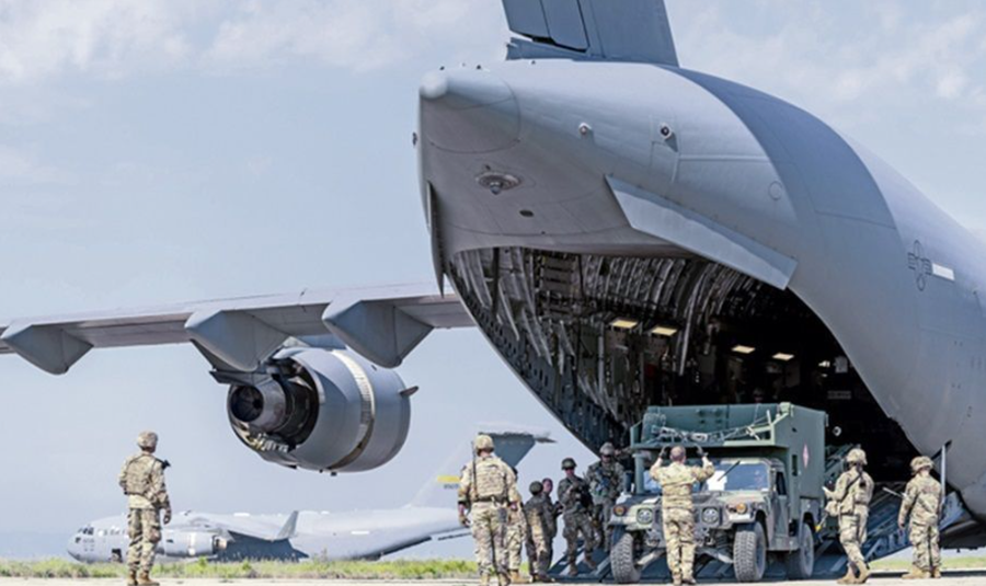 Përgatitje për luftë? Avionët amerikanë