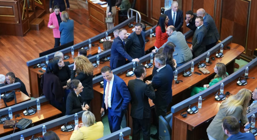 "34 episodes, zero results", the political series continues in Kosovo