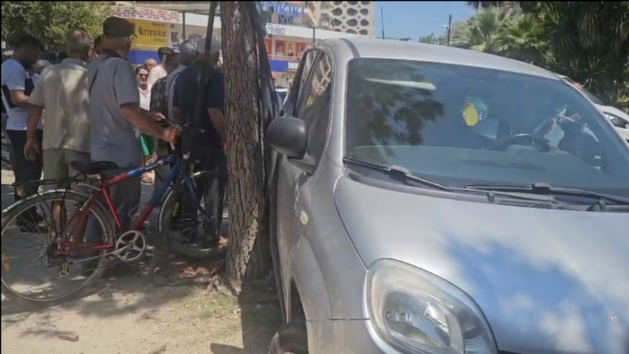 Vlorë, shoferët bëjnë sherr pas aksidentit me makinë