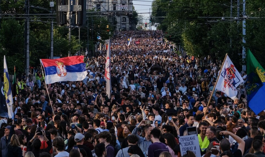Studentët në Serbi paralajmërojnë mosbindje civile nëse