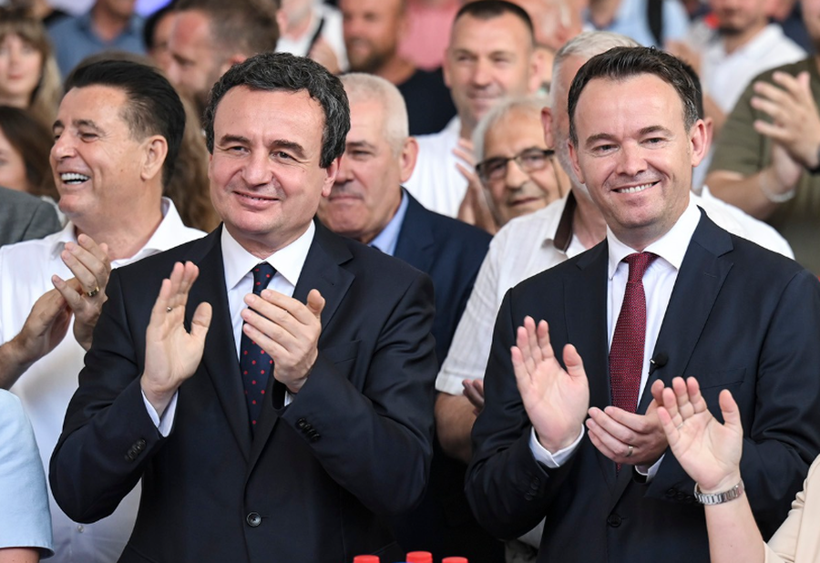 Vetëvendosje zgjedh Faton Pecin si kandidat për kryetar të