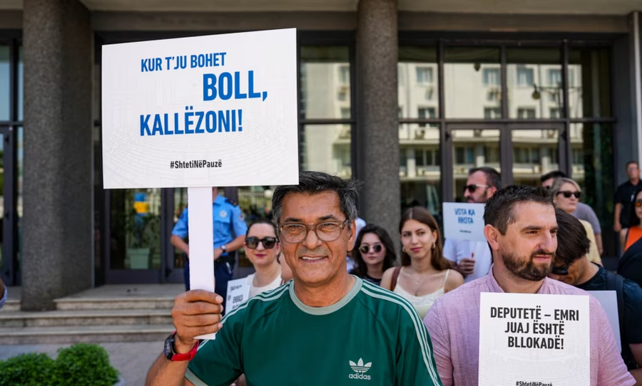 Analysis: What does Kosovo risk in the absence of new institutions?
