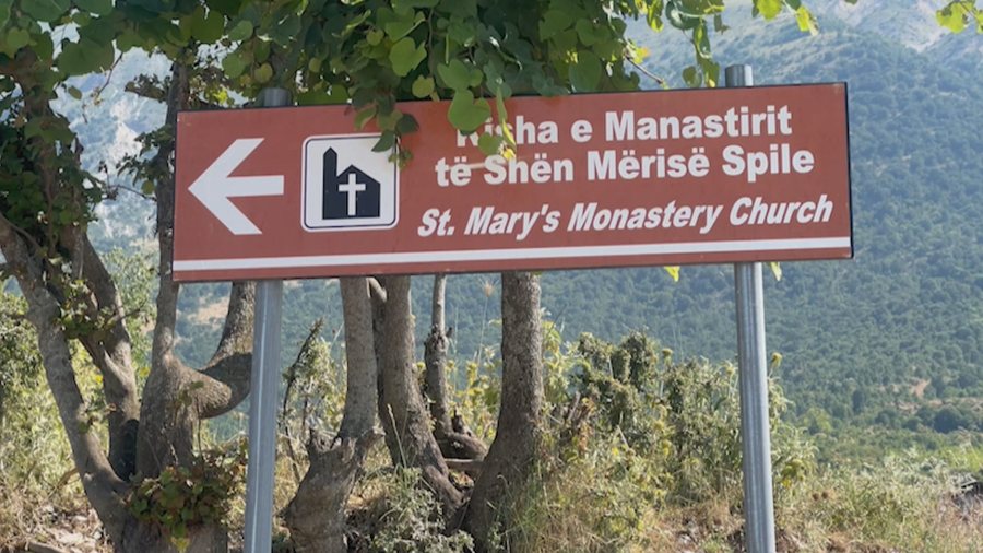 Manastiri i Spilesë i rezistoi shekujve, por sot është pa