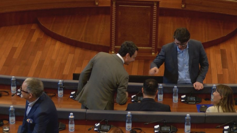 Ndërpritet seanca, partitë e interpretojnë ndryshe vendimin e