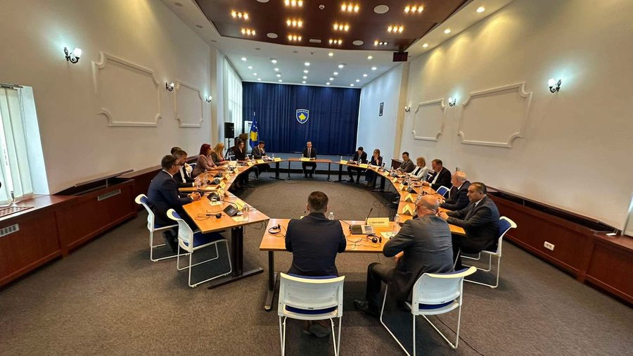 Të gjithë liderët e partive politike në Kosovë në
