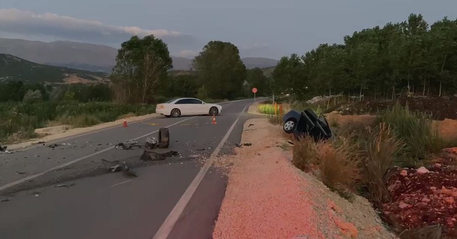 Përplasen dy automjete në Tushemisht