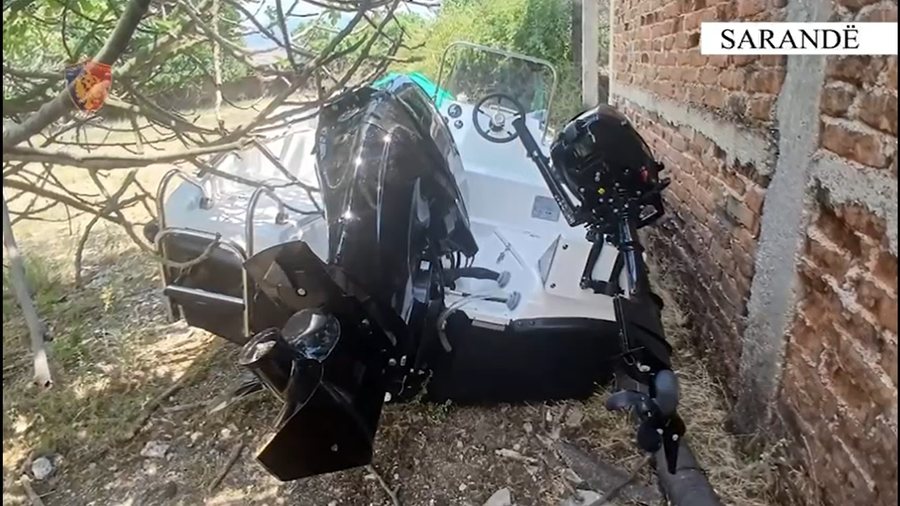 Vodhën një skaf dhe një gomone në Korfuz, një i