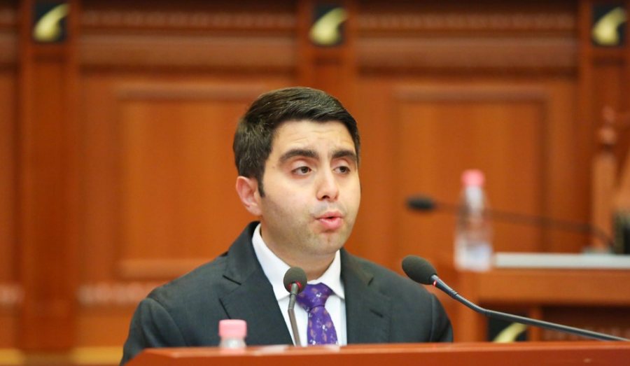 Pezullohet nga detyra kreu i Prokurimeve Publike, Jonaid Myzyri