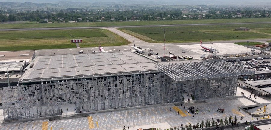 Gati 1 milion pasagjerë në qershor, shtohen fluturimet nga Rinasi