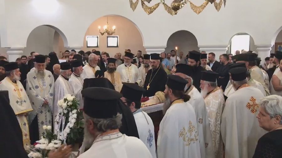 Mesha nga kryepeshkopi Joan, përcillet për në banesën e