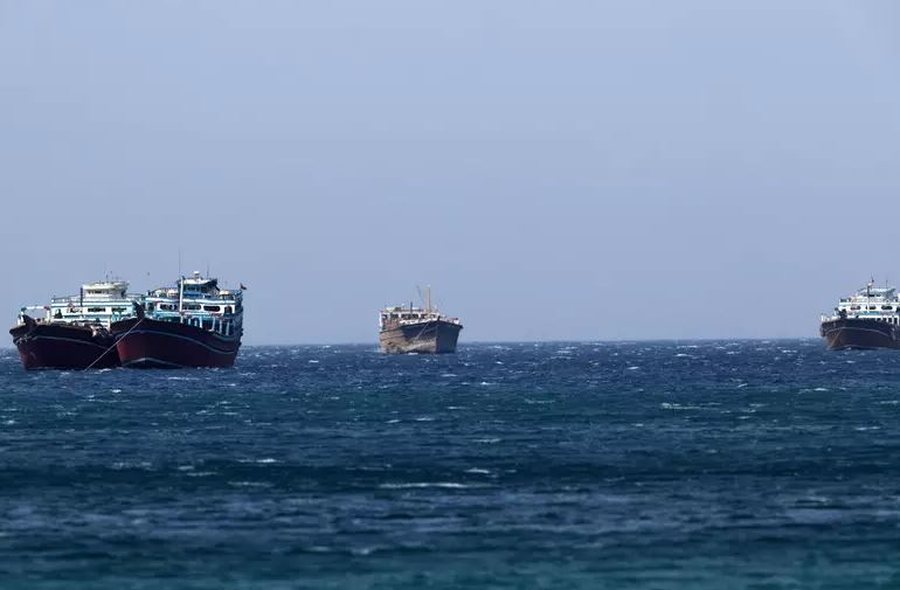 SHBA: Irani ngarkoi mina në anije për të bllokuar Hormuzin