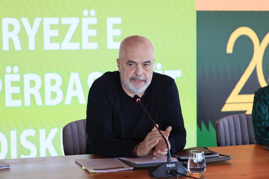 Rama në takim me fermerët: Të gjithë duan më shumë
