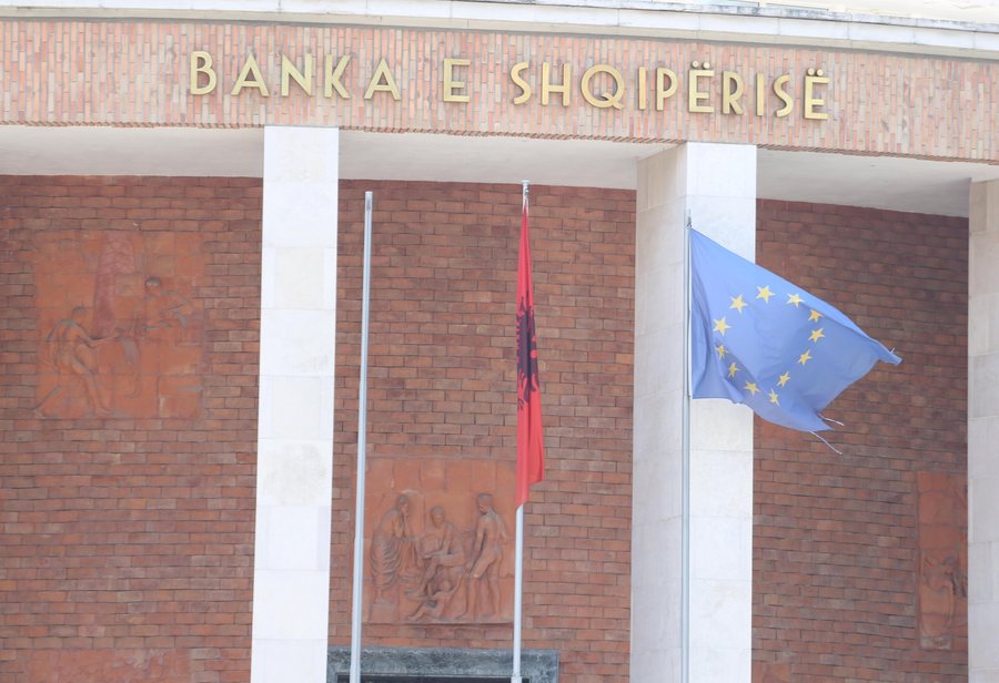 Banka e Shqipërisë ul normën bazë të interesit