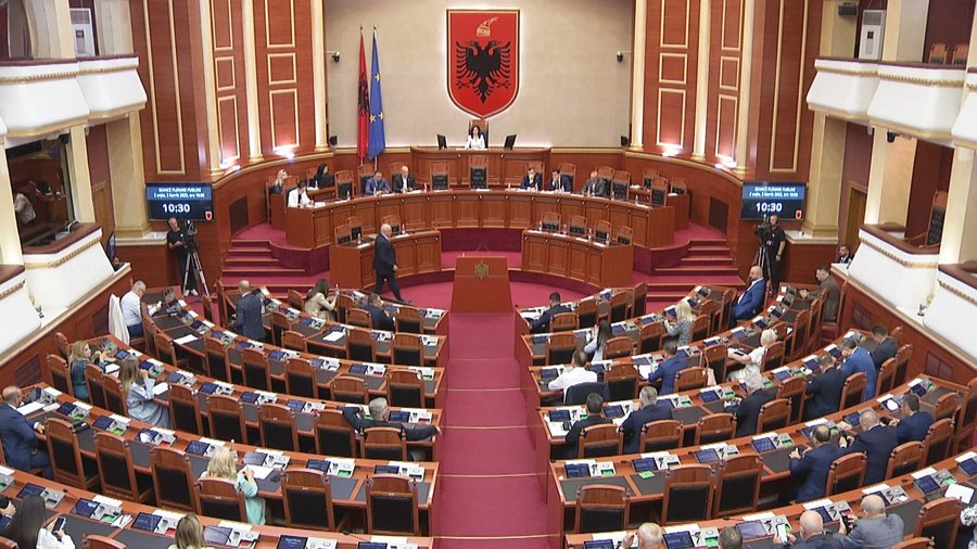 Zjarri në fushën e mbetjeve në Elbasan, PD kërkon debat