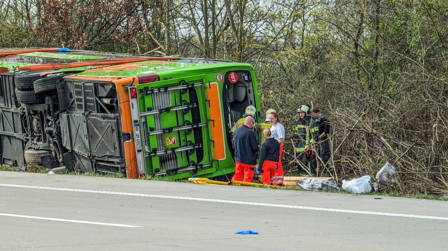 Përmbyset autobusi i Flixbus në autostradën gjermane