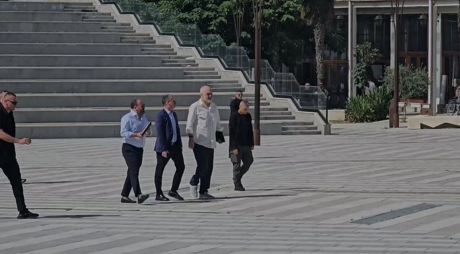 Valë dorëheqjesh në Bashkinë e Vlorës pas ultimatumit