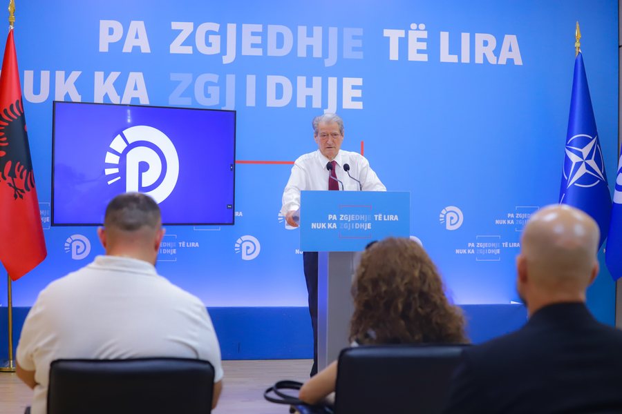 Berisha uron SHBA-në në ditën e Pavarësisë: Kremton