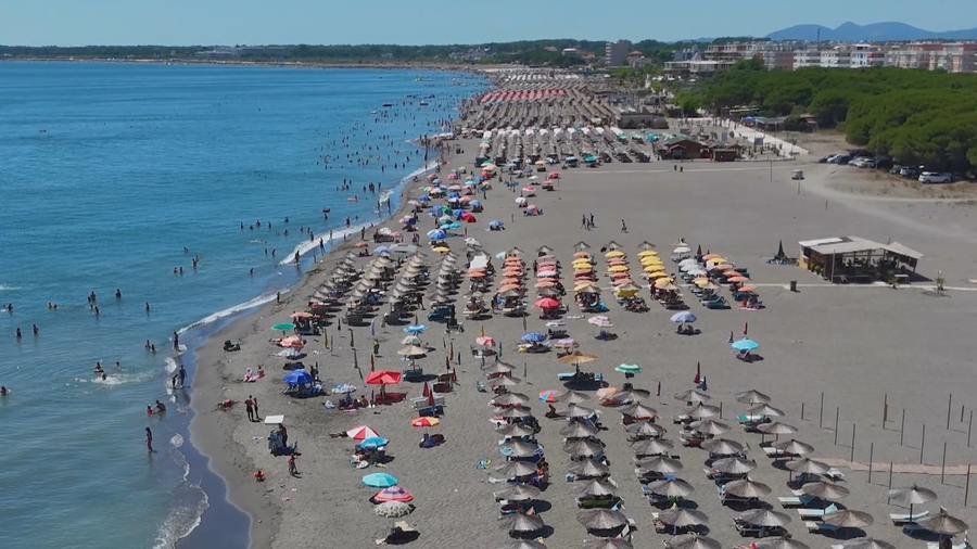 The influx of vacationers to Velipojë increases, with thousands of tourists