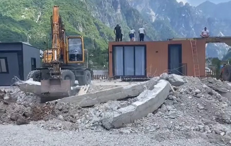 Nis prishja e ndërtimeve pa leje në Theth, Rama: Një kriminel ka