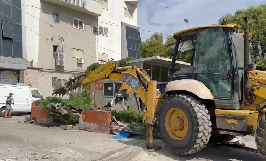 Karrige, çadra dhe objekte provizore, vijon aksioni për lirimin e