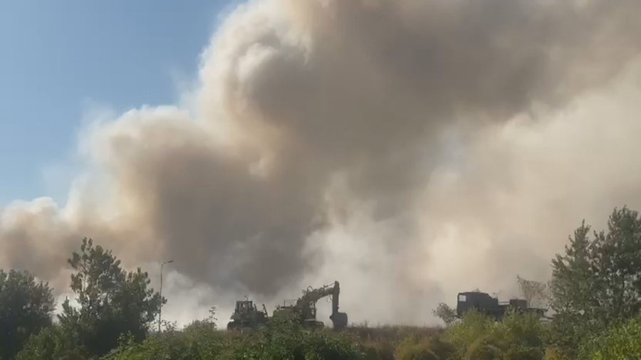 Zjarri në landfillin e Elbasanit, ministrat Vengu dhe Hoxha inspektim